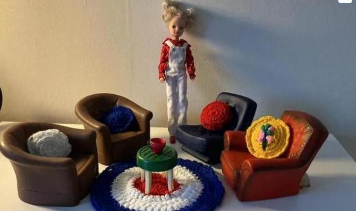 Vintage Sindy Poppenhuis Meubels Set, Kinderen en Baby's, Speelgoed | Poppen, Zo goed als nieuw, Barbie, Ophalen of Verzenden