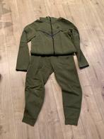 Nike Tech Fleece Trainingspak - Olive Groen - S, Ophalen of Verzenden, Zo goed als nieuw, Maat 52/54 (L), Groen