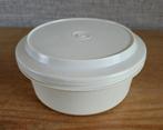 Tupperware Seal N Serve Serveerkom Hoogte 9cm Ø 17cm Crème, Ophalen of Verzenden, Zo goed als nieuw, Crème, Overige typen