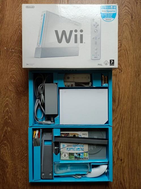 Nintendo Wii set compleet in doos., Spelcomputers en Games, Spelcomputers | Nintendo Wii, Zo goed als nieuw, Ophalen of Verzenden