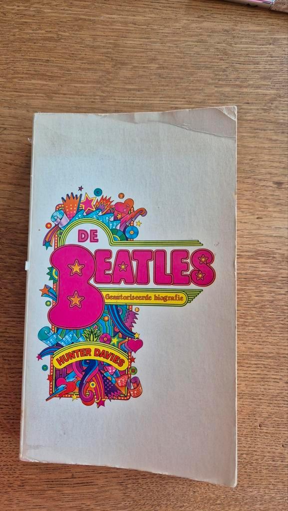 De Beatles - Geautoriseerde Biografie (1968), Boeken, Biografieën, Gelezen, Ophalen of Verzenden