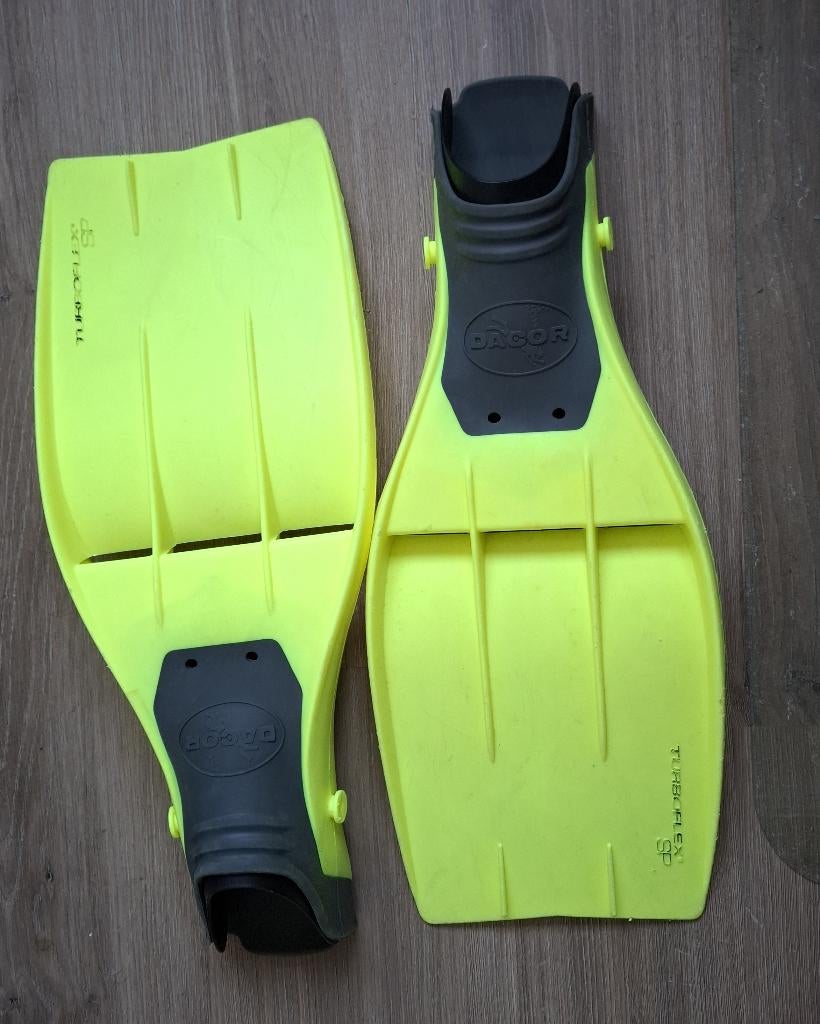 Gele binnenvinnen volwassen 1 maat, Watersport en Boten, Duiken, Ophalen of Verzenden, Gebruikt, Zwem- of Duikvliezen