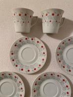 Tk 2 retro vintage kopjes en 4 schoteltjes met leuk motief, Ophalen of Verzenden, Porselein, Overige stijlen, Kop(pen) en/of Schotel(s)
