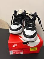 NIKE Dunk High Up Wit/Zwart - Maat 37,5 - Amper Gedragen, Kleding | Dames, Schoenen, Ophalen of Verzenden, Zo goed als nieuw, Wit