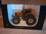 Renault Atlas 935 RZ Universal Hobbies, Ophalen, Zo goed als nieuw, Tractor of Landbouw, Universal Hobbies