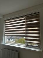 Duo rolgordijnen taupe - verduisterend, Huis en Inrichting, Stoffering | Gordijnen en Lamellen, Ophalen, Gebruikt, 100 tot 150 cm