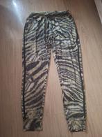 Lekkere broek leger groen print., Kleding | Dames, Broeken en Pantalons, So Soire, Maat 42/44 (L), Ophalen of Verzenden, Zo goed als nieuw