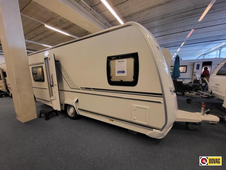 Fendt Apero 495 SFB; nieuwstaat en met extra dakluik, Caravans en Kamperen, Caravans, Bedrijf, tot en met 4, 1250 - 1500 kg, Rondzit
