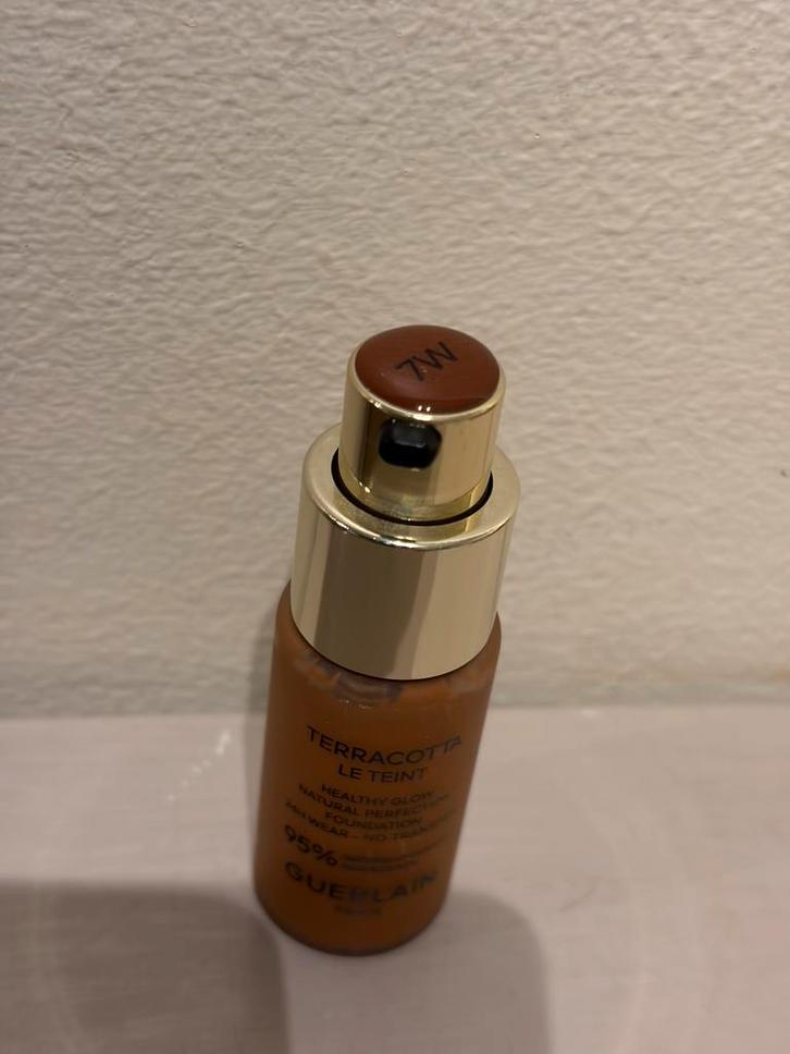 Guerlain Terracotta Le Teint foundation  7 w warm Dore, Sieraden, Tassen en Uiterlijk, Uiterlijk | Cosmetica en Make-up, Nieuw