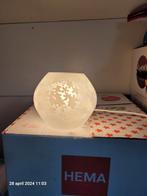 Ikea Knubbig tafel-/bedlampje wit, Huis en Inrichting, Lampen | Tafellampen, Minder dan 50 cm, Glas, Gebruikt, Ophalen of Verzenden