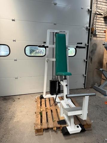 First class schoulderpress/ shulterpresse/ machine beschikbaar voor biedingen