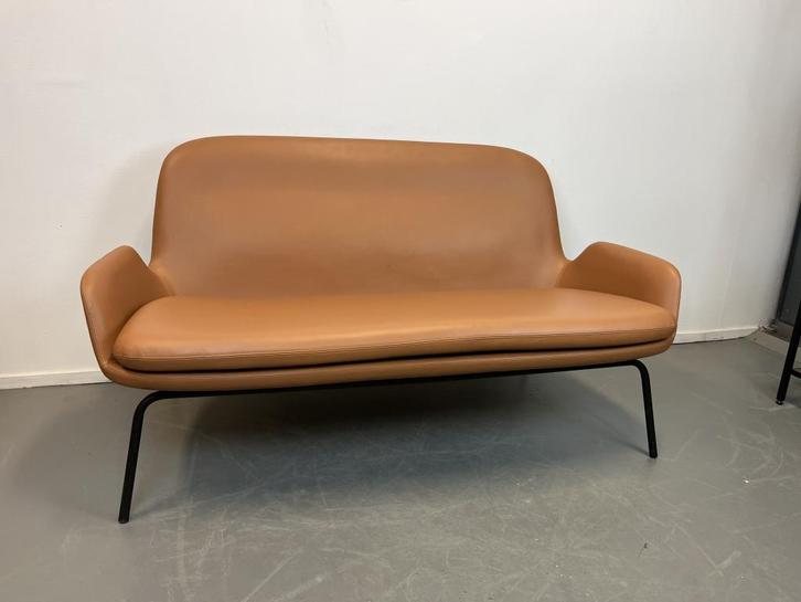 Normann Copenhagen Era Sofa Bank  Cognac Leer Nieuw, Huis en Inrichting, Banken | Bankstellen, Nieuw, Rechte bank, Tweepersoons