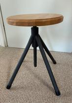 Verstelbare kruk, Ophalen, Zo goed als nieuw, Hout