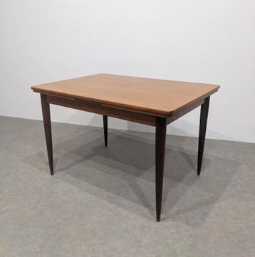 Scandinavische vintage eettafel  beschikbaar voor biedingen