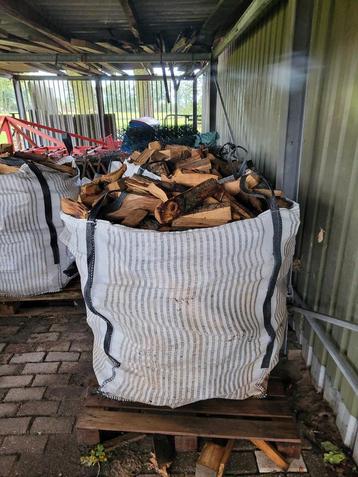 Droog eiken brandhout/haardhout beschikbaar voor biedingen