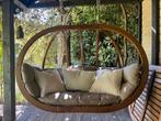 Mooie en unieke 2 persoons houten hangstoel / Egg chair, Tuin en Terras, Tuinstoelen, Ophalen, Zo goed als nieuw, Hout