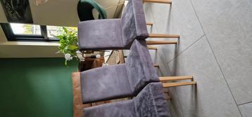 Gratis 4 eetkamerstoelen  beschikbaar voor biedingen