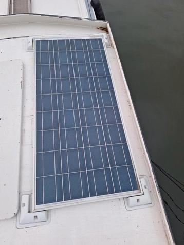 Victron zonnepaneel 130W met omvormer  beschikbaar voor biedingen