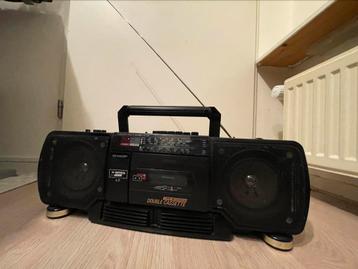 Mooie Sharp WQ-T238H (BK) Cassetterecorder en 4-bandsradio beschikbaar voor biedingen