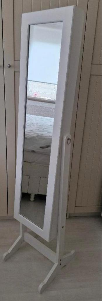 Mooie sieradenkast met spiegel - veel opbergruimte!, Huis en Inrichting, Woonaccessoires | Spiegels, Zo goed als nieuw, Minder dan 50 cm