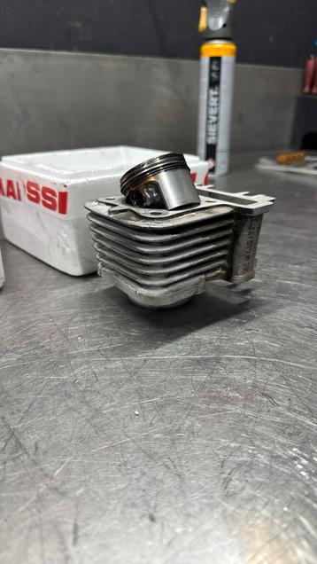 Malossi 80cc cilinder voor zip/vespa 2v 3v en 4v motoren beschikbaar voor biedingen