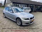 BMW 3-Serie (e90) 318d 133 PK Business Line Ex Bumperschade, Auto's, BMW, Origineel Nederlands, Te koop, Zilver of Grijs, 5 stoelen