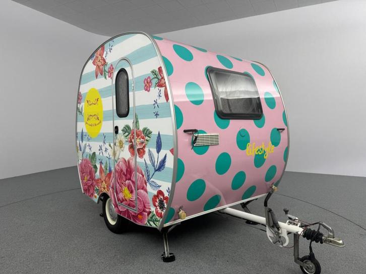 Knaus Schwalbennest 1UIT1 ZEER UNIEK!, Caravans en Kamperen, Caravans, Bedrijf, Knaus, tot 4 meter, Koelkast