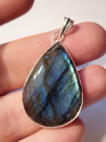 labradoriet druppel hanger  beschikbaar voor biedingen