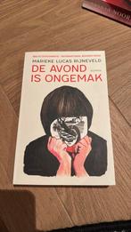 Marieke Lucas Rijneveld - De avond is ongemak, Ophalen of Verzenden, Zo goed als nieuw, Marieke Lucas Rijneveld