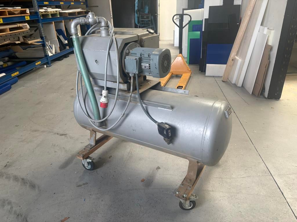 Becker Vacuümpomp, 100 liter of meer, Ophalen, Zo goed als nieuw