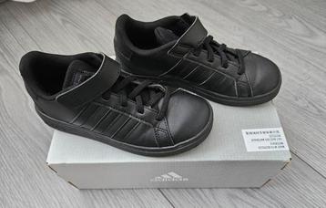 Adidas schoenen maat 31 beschikbaar voor biedingen