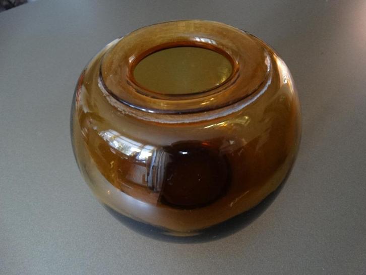 Amberkleurig vaas zgn tomaatvaas W.J. Rozendaal, oranjebruin, Antiek en Kunst, Antiek | Glas en Kristal, Ophalen of Verzenden