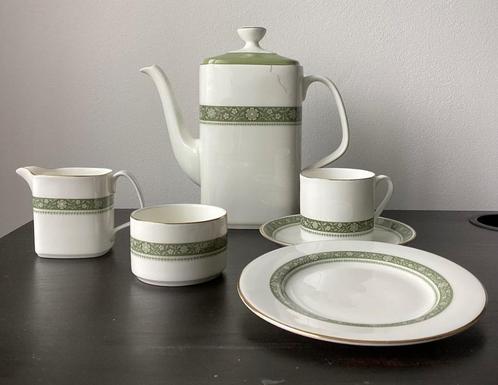 ServiesRoyal Doulton Fine Bone China Rondelay, Huis en Inrichting, Keuken | Servies, Zo goed als nieuw, Compleet servies, Overige stijlen