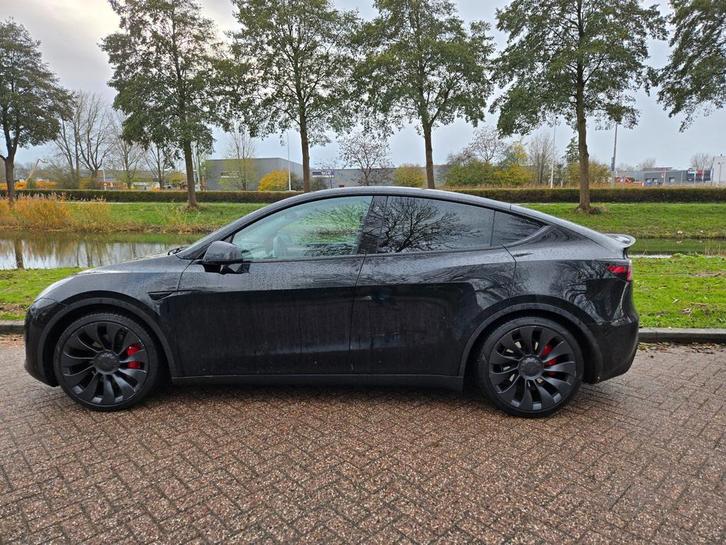 Tesla Model Y Performance 2024 Zwart, Auto's, Tesla, Particulier, Model Y, 360° camera, 4x4, ABS, Achteruitrijcamera, Adaptieve lichten