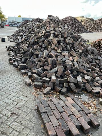 gebruikt oud gebakken klinkers rood paars beschikbaar voor biedingen