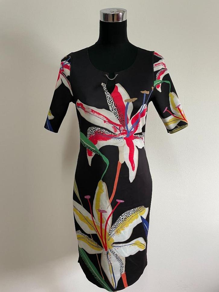 J89 -  2 kanten draagbare Lizzy & Coco jurk mt 38-40 (1), Kleding | Dames, Jurken, Zo goed als nieuw, Maat 38/40 (M), Rood, Boven de knie