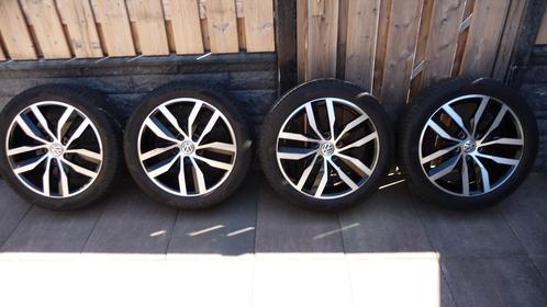 Orginele VW Madrid velgen 17 inch 225/45/r17 /94y Pirelli, Auto-onderdelen, Banden en Velgen, Banden en Velgen, Zomerbanden, 17 inch