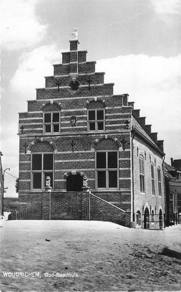 (380-254-029) Woudrichem Oud Raadhuis beschikbaar voor biedingen