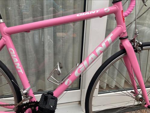 Barbie-roze Giant vintage racefiets met Shimano, Fietsen en Brommers, Fietsen | Racefietsen, Zo goed als nieuw, Giant, Meer dan 20 versnellingen