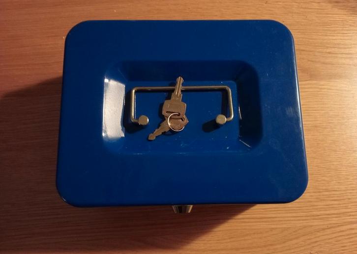 Metalen geldkistje, Huis en Inrichting, Woonaccessoires | Kisten, Gebruikt, Minder dan 50 cm, Minder dan 50 cm, Minder dan 50 cm