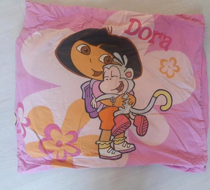 2 dekbedovertrekken van Dora, Kinderen en Baby's, Kinderkamer | Beddengoed, Ophalen of Verzenden