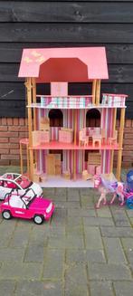 Barbie huis barbiehuis paardenkoets auto's, Gebruikt, Ophalen
