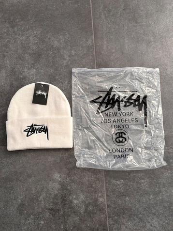 Stussy muts beschikbaar voor biedingen