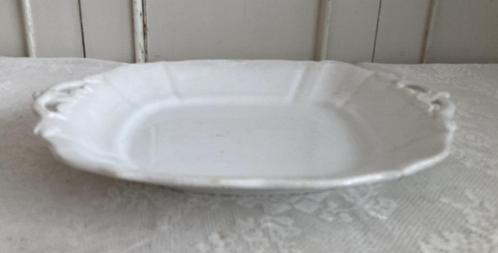 P. Regout / Brocante witte serveerschaal met stadsengel merk, Antiek en Kunst, Curiosa en Brocante, Ophalen of Verzenden