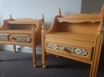 Nachtkastjes klassiek okergeel set van 2, Ophalen, Zo goed als nieuw, Hout, 70 cm of meer