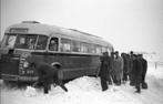 Vervoer-foto-K-K-381  Bus in de Sneeuw, Verzenden, 1980 tot heden, Foto, Nieuw