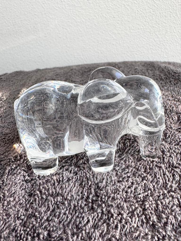 Doorzichtig olifantje beeldje, Verzamelen, Beelden en Beeldjes, Gebruikt, Dier, Verzenden