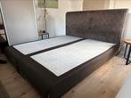Ruime boxspring met hoofdboard (zonder matrassen), Ophalen, Gebruikt, Wit, Tweepersoons