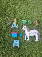 Meisje met verzorg pony. (L), Ophalen of Verzenden, Zo goed als nieuw