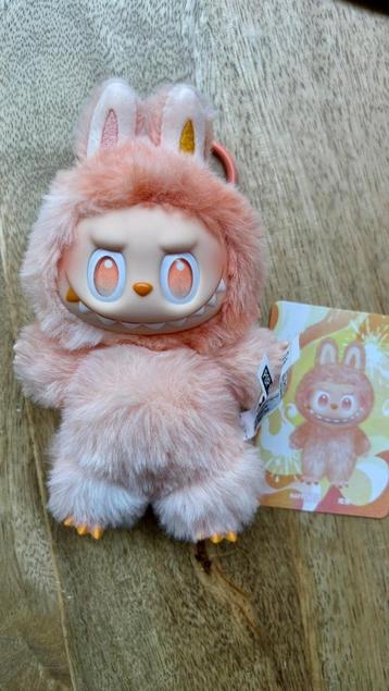 Origineel Labubu Happiness Big into Energy beschikbaar voor biedingen